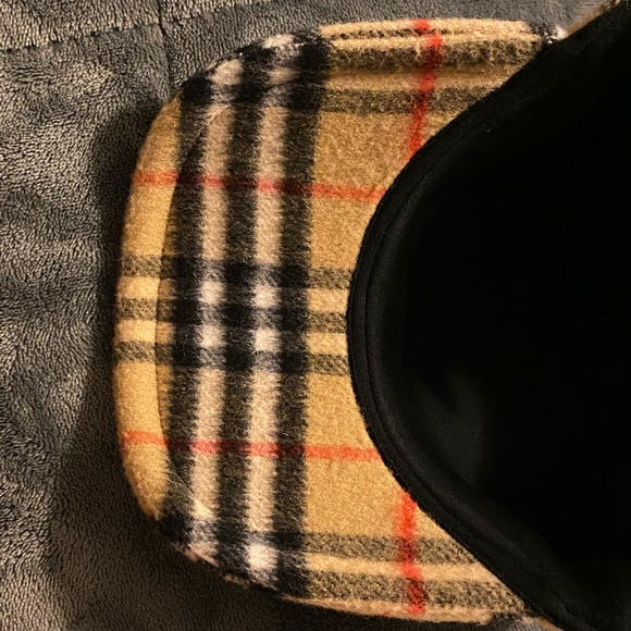 Burberry wool cap/hat - Picture 4 of 8